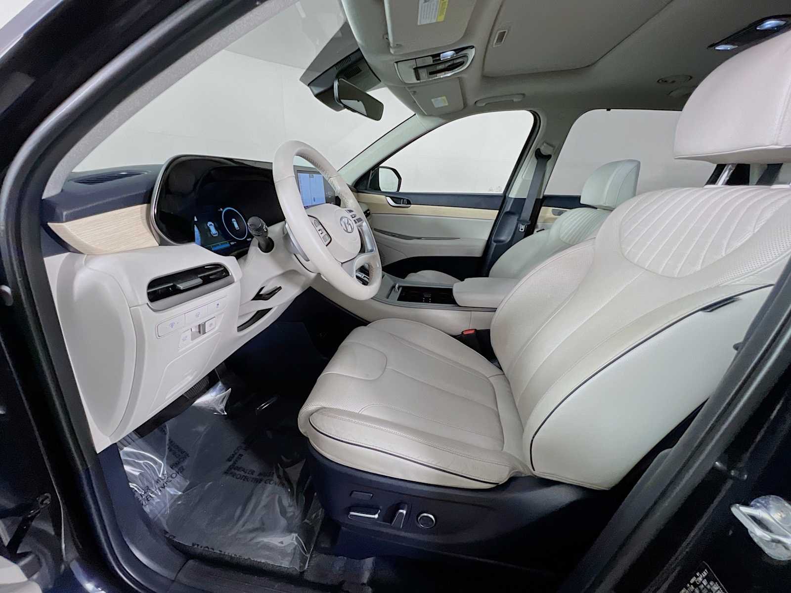 Used 2023 Moonlight Cloud Hyundai Limited image 22