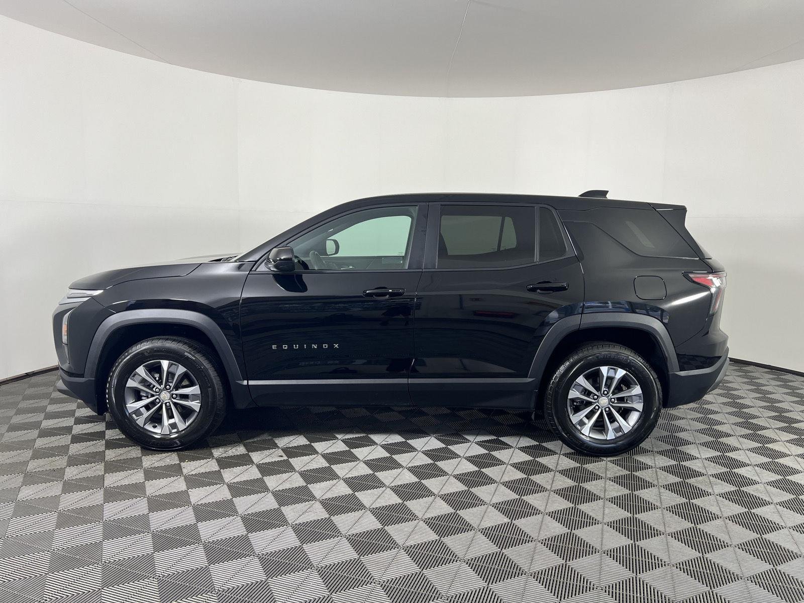 Used 2026 Mosaic Black Metallic Chevrolet AWD LT image 16