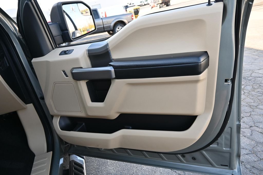 Used 2020 Silver Spruce Metallic Ford XLT image 22