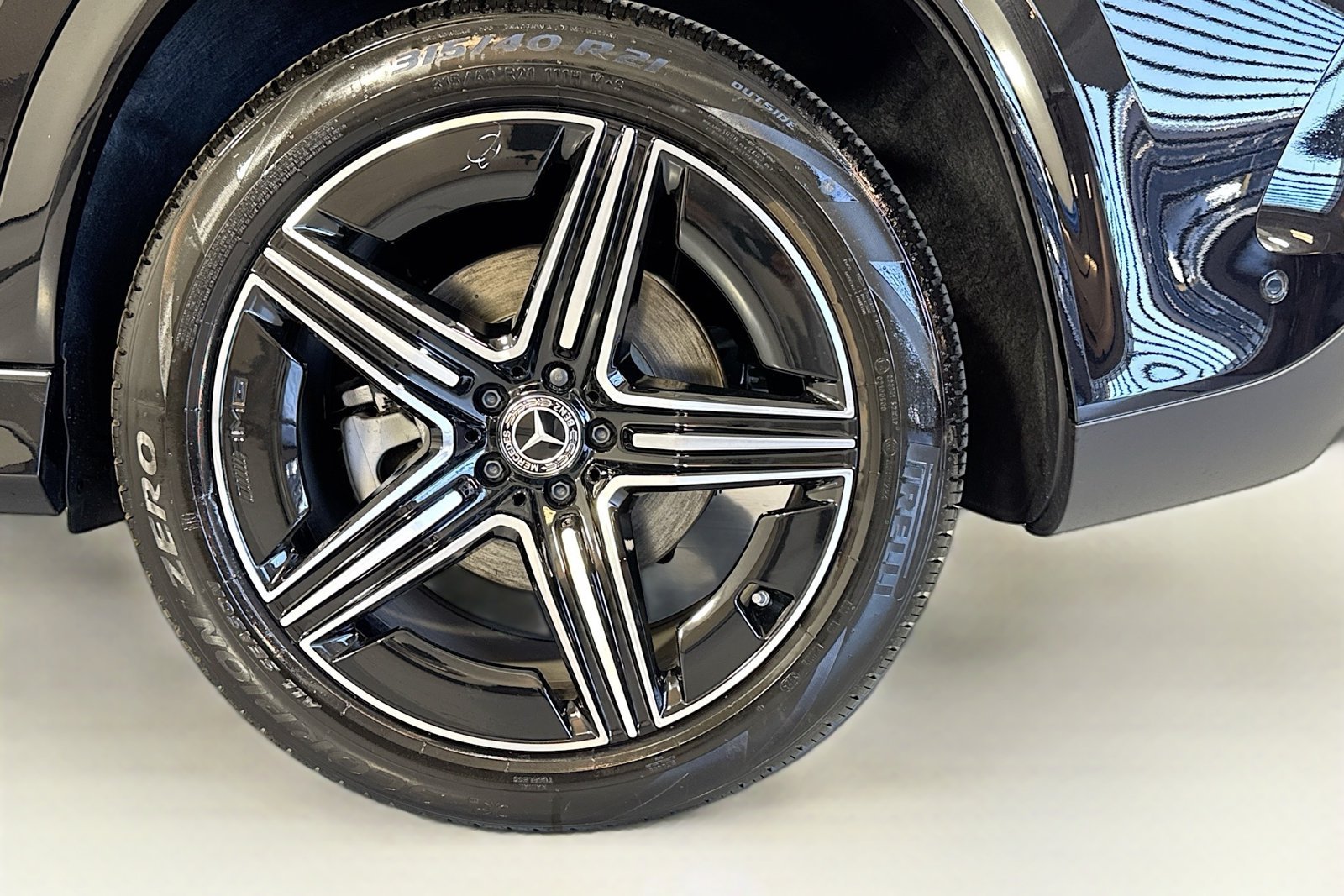 New 2026 Obsidian Black Metallic Mercedes-Benz GLE 350 image 29