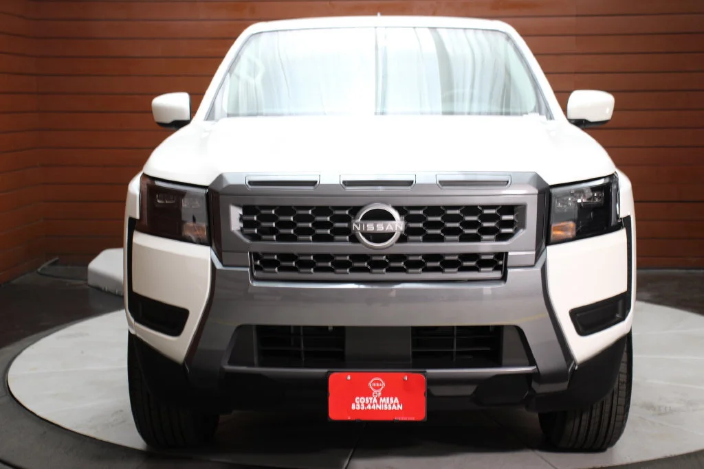 New 2027 Glacier White Nissan Crew Cab SV image 23