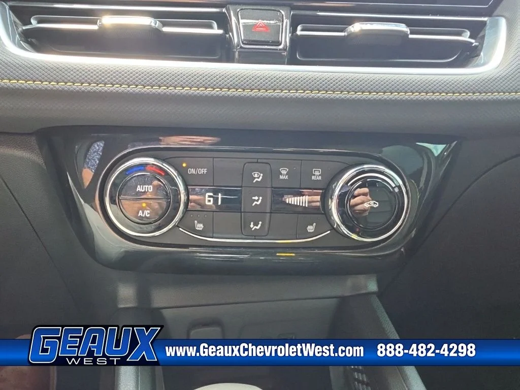 Used 2025 Green Chevrolet ACTIV image 19