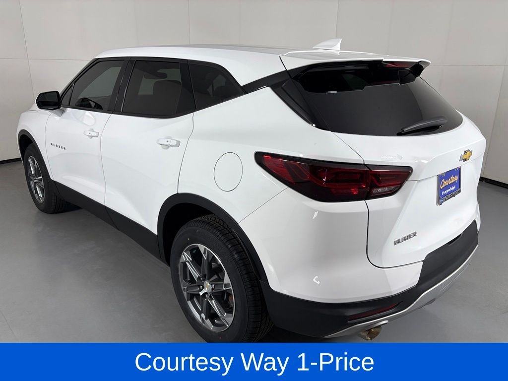 Used 2023 White Chevrolet LT image 8