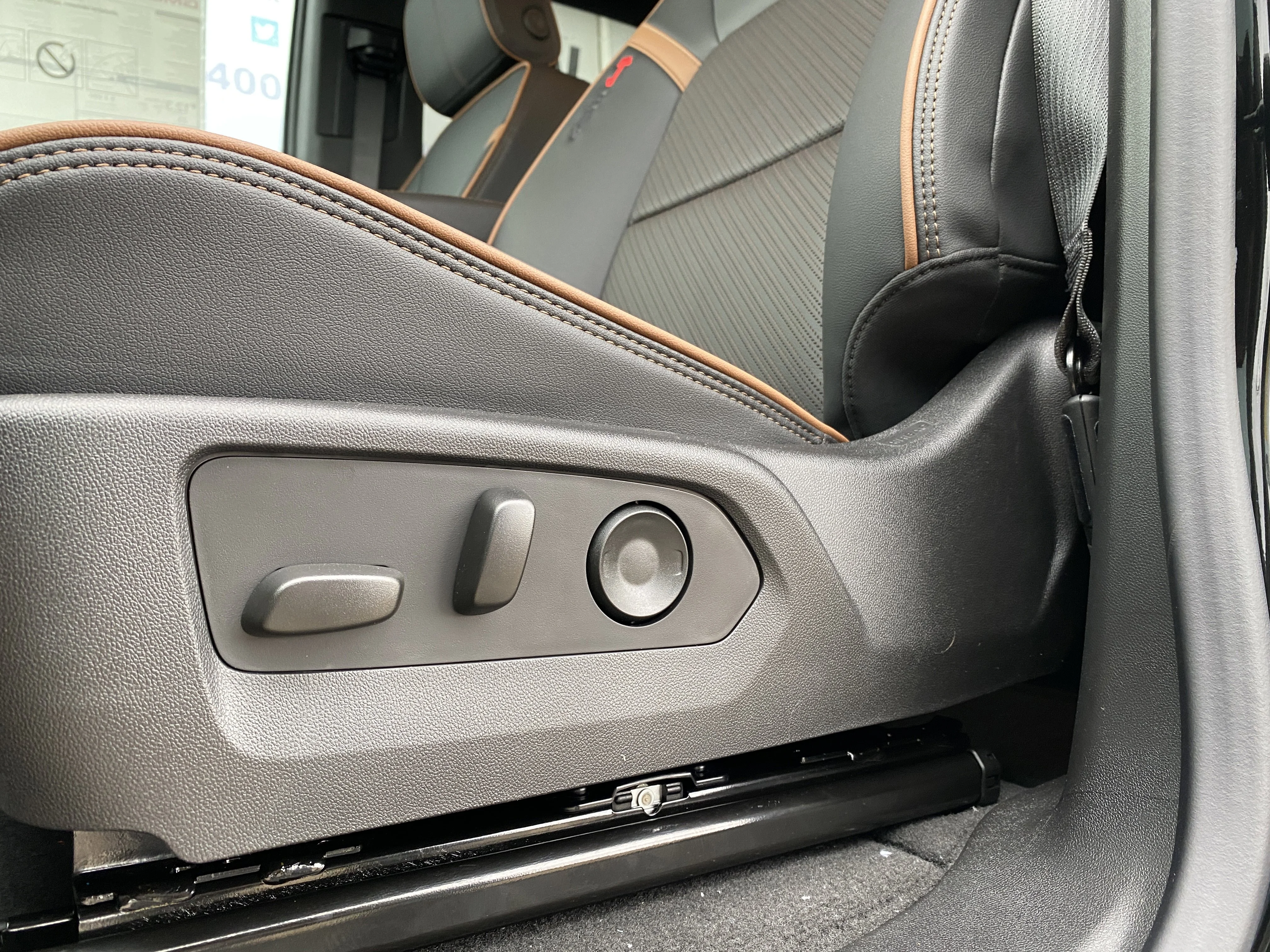 New 2026 ONYX BLACK GMC 4WD AT4 image 27