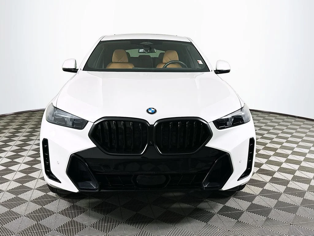 Used 2026 White Metallic BMW xDrive40i image 2
