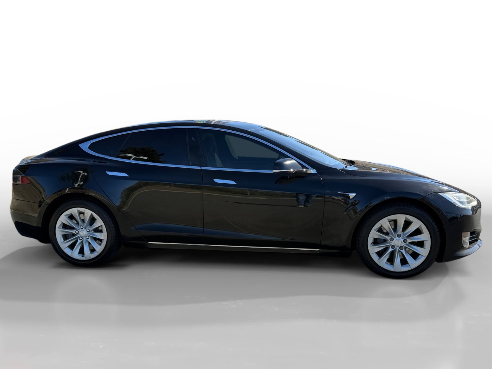 Used 2018 Obsidian Black Metallic Tesla 75D image 6