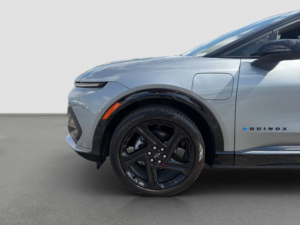 Used 2024 Gray Chevrolet RS image 28