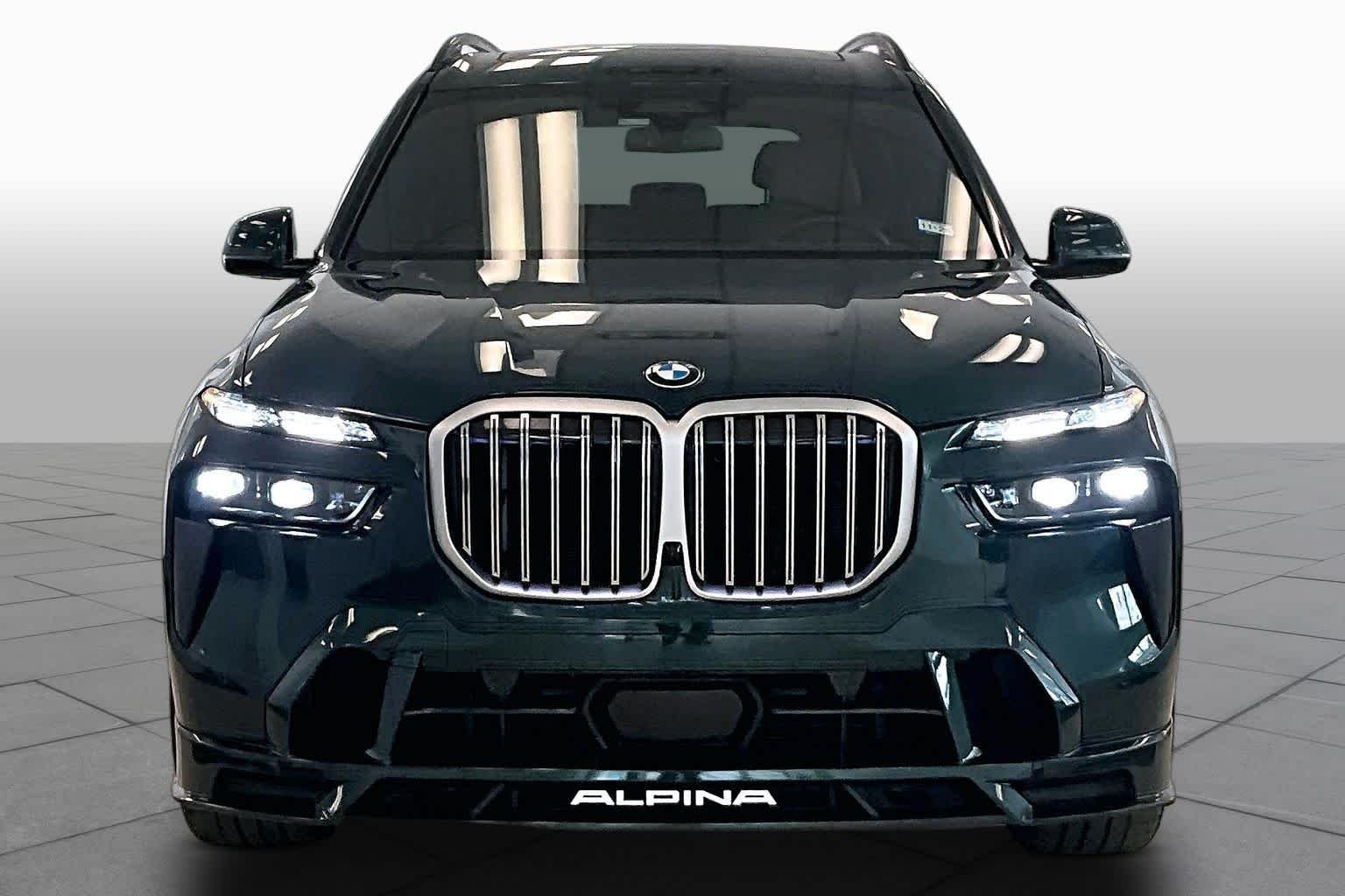 Used 2025 ALPINA Green Metallic BMW ALPINA XB7 image 3