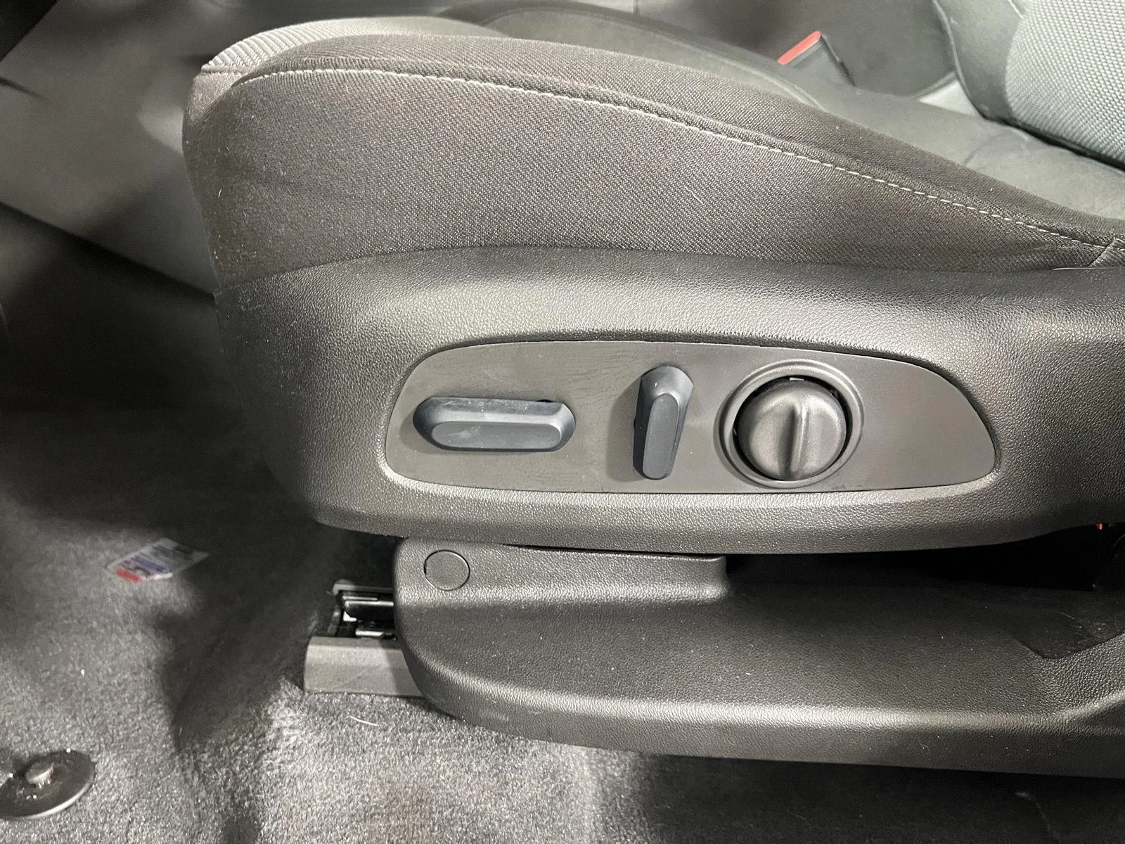 Used 2023 Iridescent Pearl Tricoat Chevrolet LT Cloth image 26