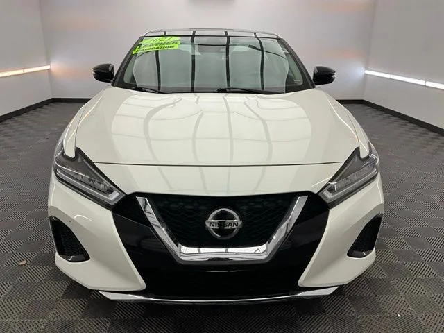 Used 2021 White Nissan 3.5 SL image 2