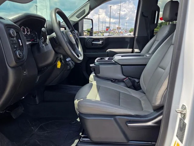 Used 2021 White Chevrolet Custom image 5