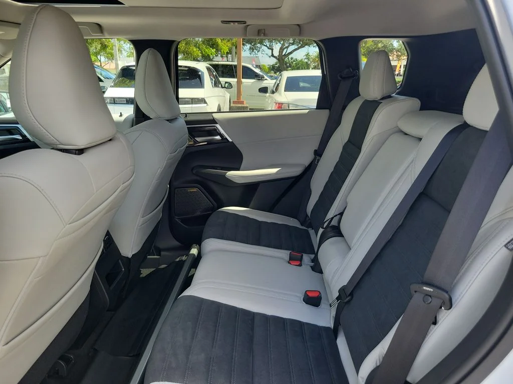 New 2026 WHITE DIAMOND Mitsubishi SE 1.5T 2WD image 14