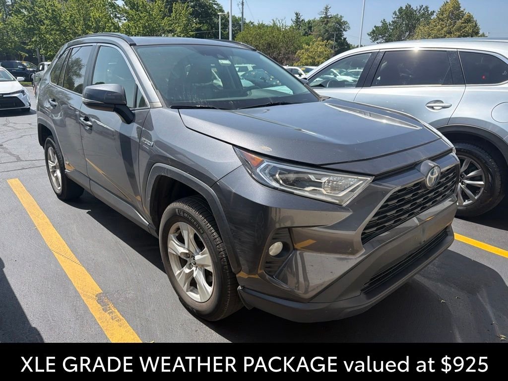Used 2020 Gray Toyota XLE image 5