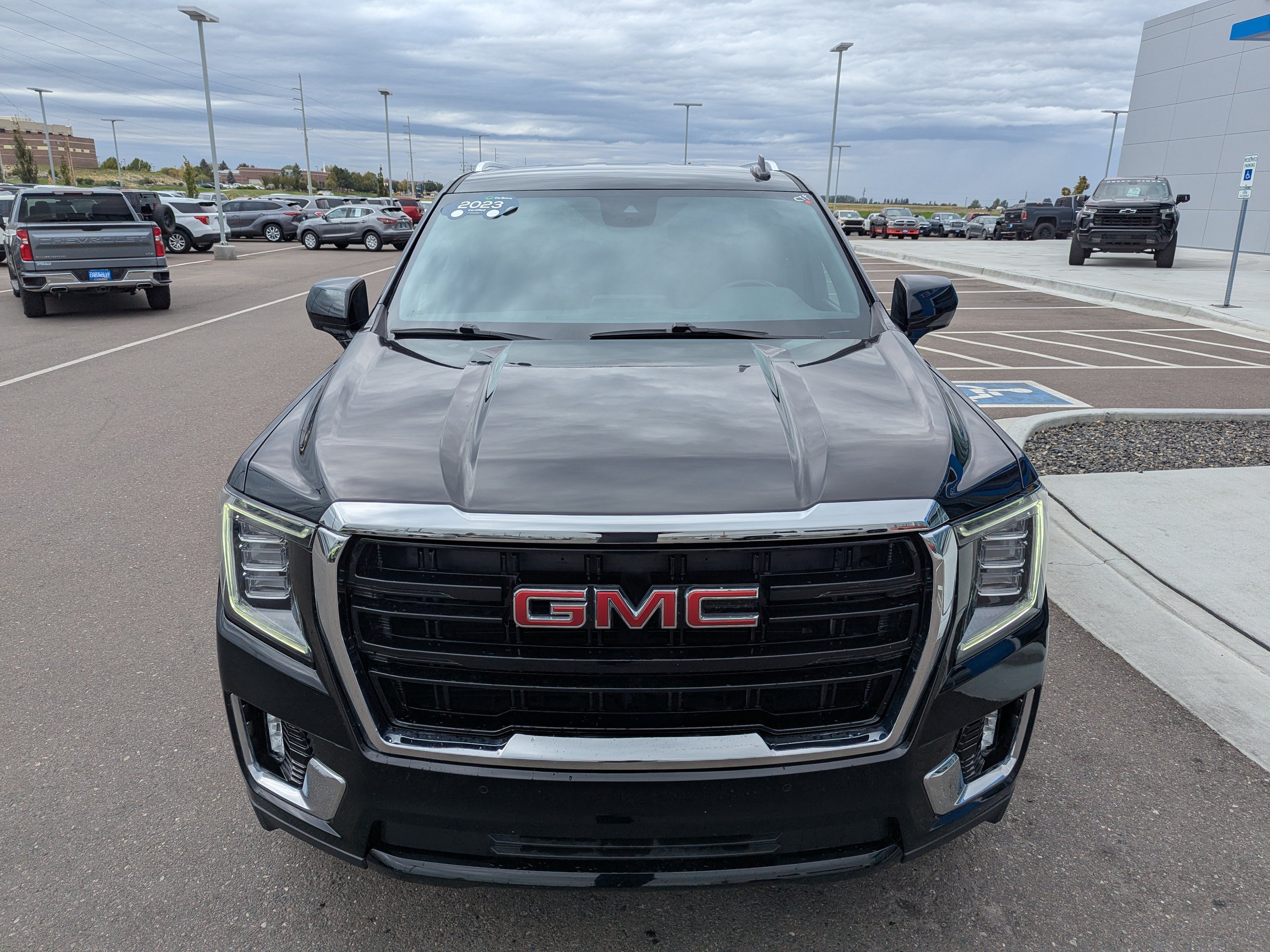 2023 GMC Yukon SLE - Photo 6