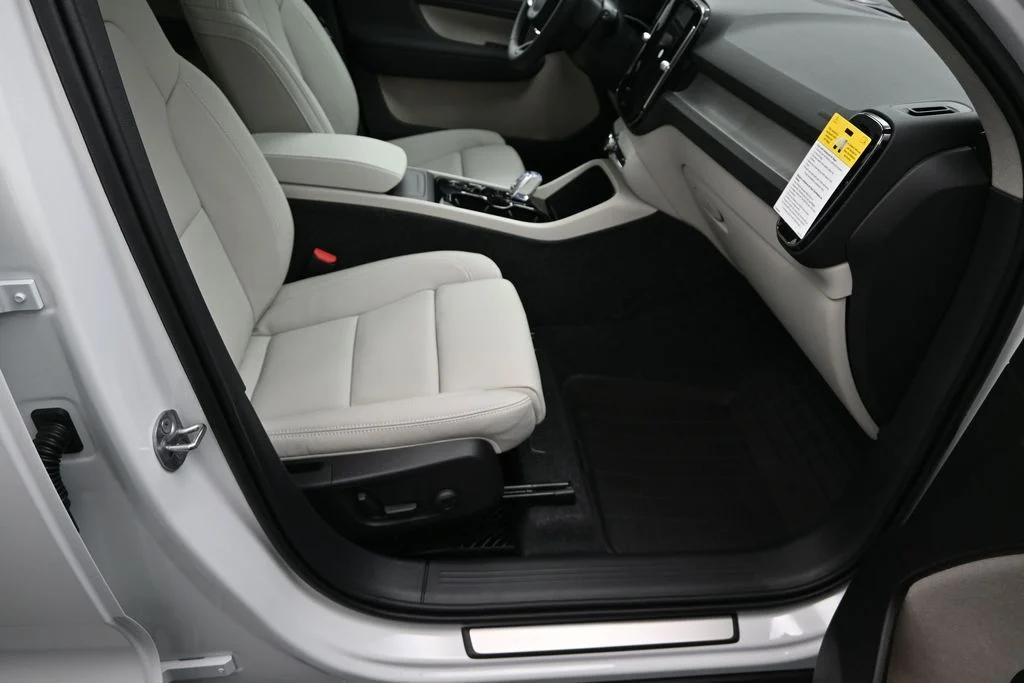 New 2026 Crystal White Volvo Plus image 20