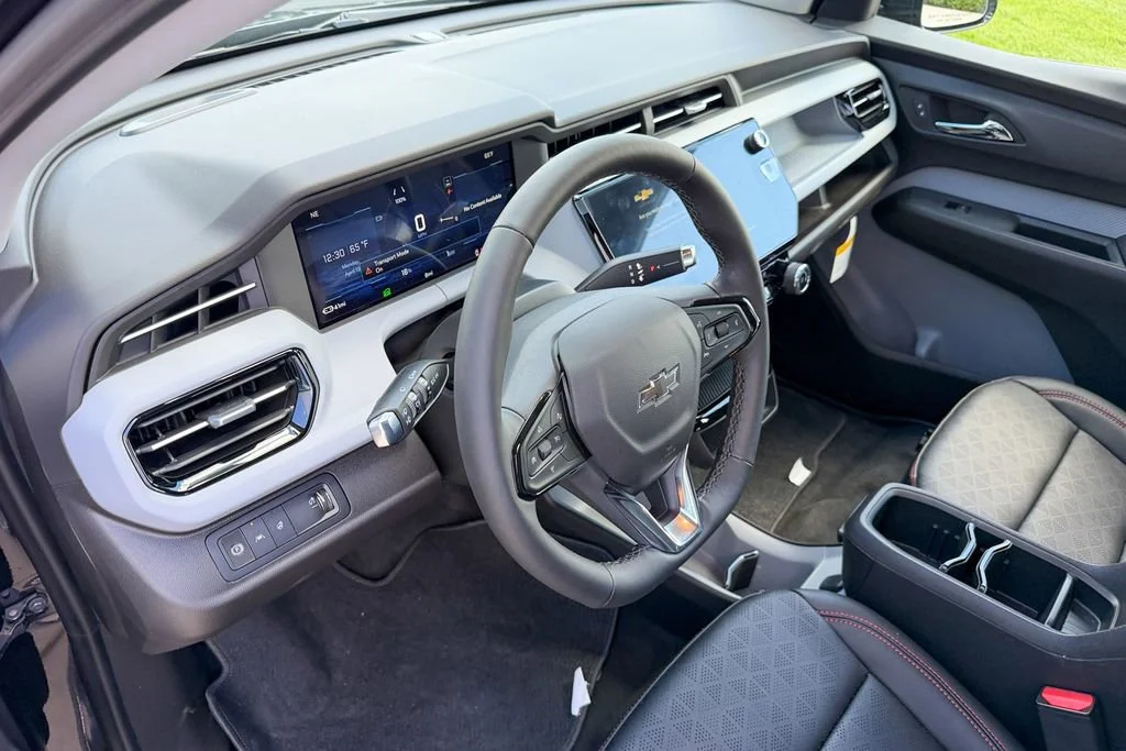 2027 Chevrolet Bolt RS - Photo 9
