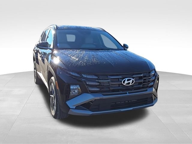 Used 2025 Black Hyundai SEL Convenience image 3
