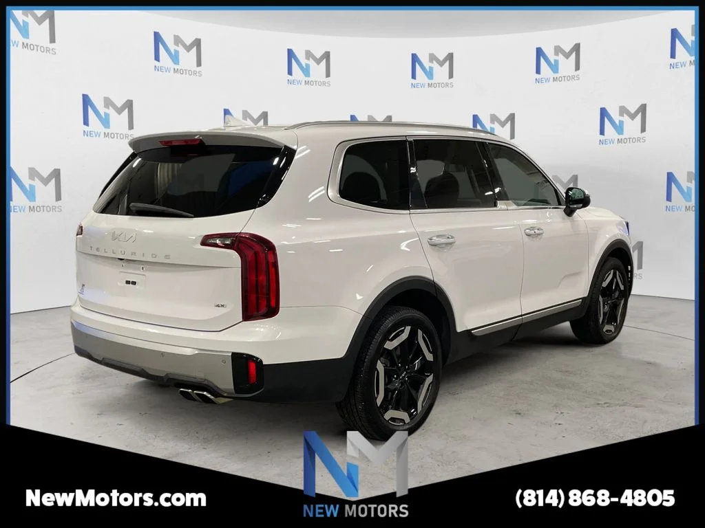 Used 2023 White Pearl Kia S image 5