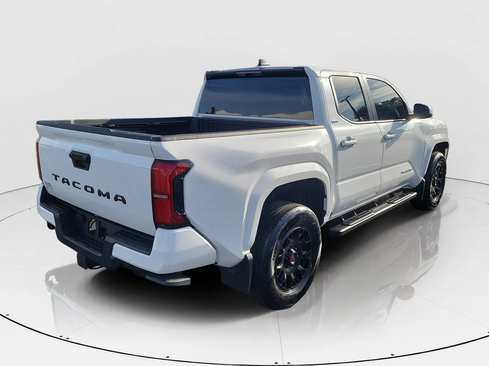 Used 2025 Ice Toyota SR5 image 30