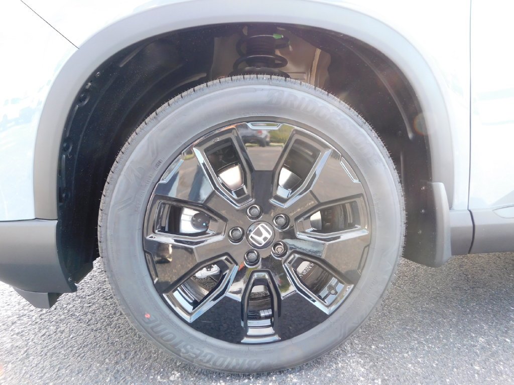 New 2026 Sonic Gray Pearl Honda Black Edition image 10