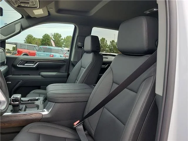 New 2026 Glacier White Tricoat GMC SLT image 14