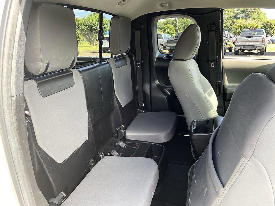 Used 2022 White Toyota SR image 17