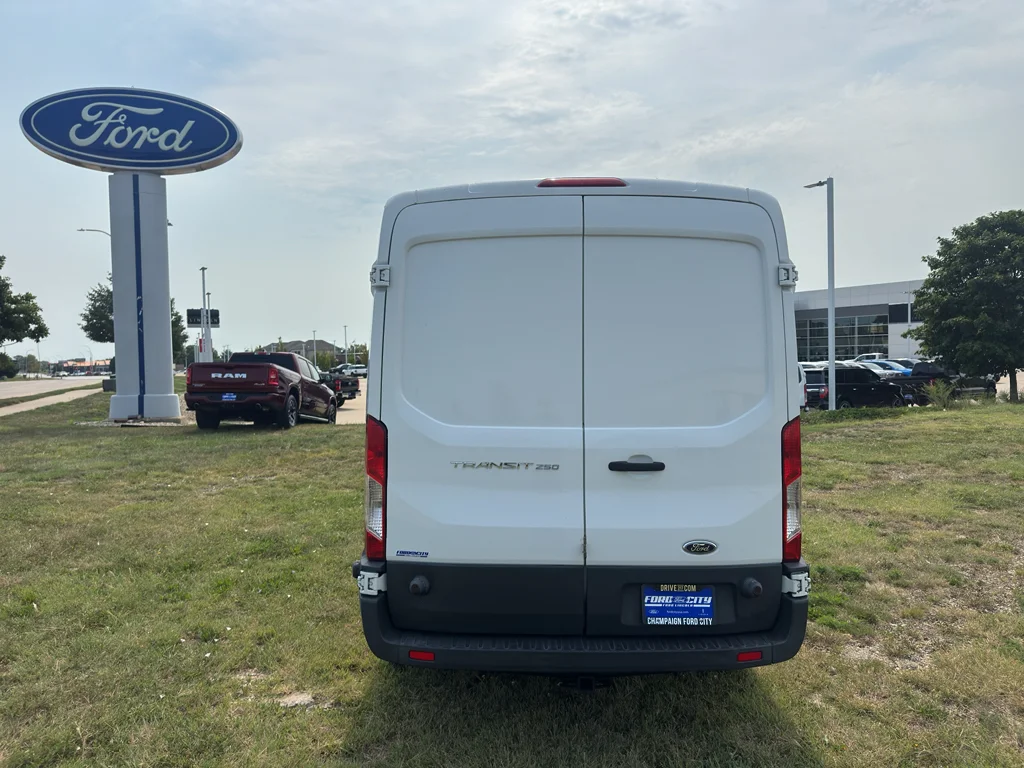 Used 2015 Oxford White Ford Base image 8