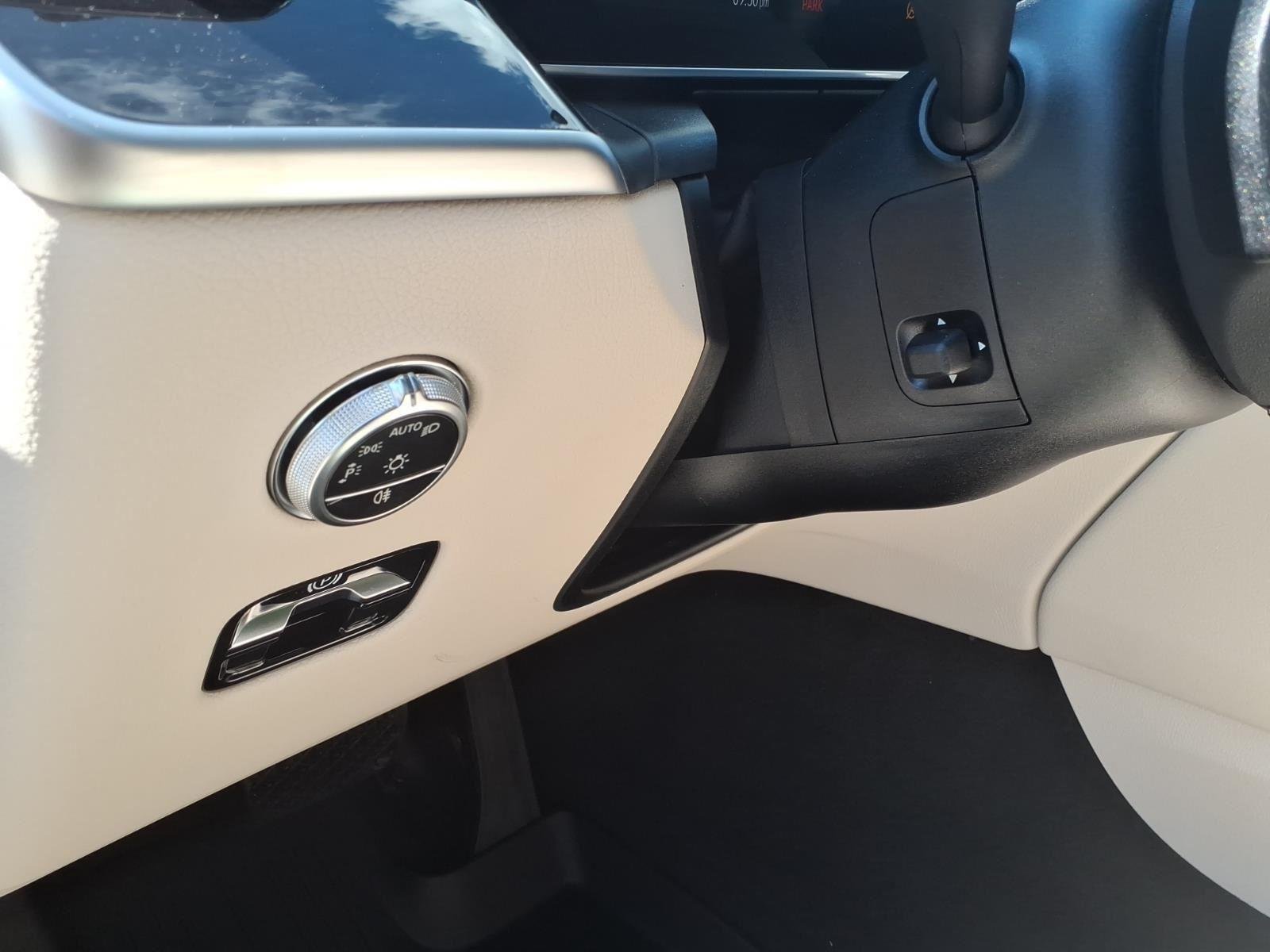 New 2026 BLACK Mercedes-Benz GLC 300 image 25