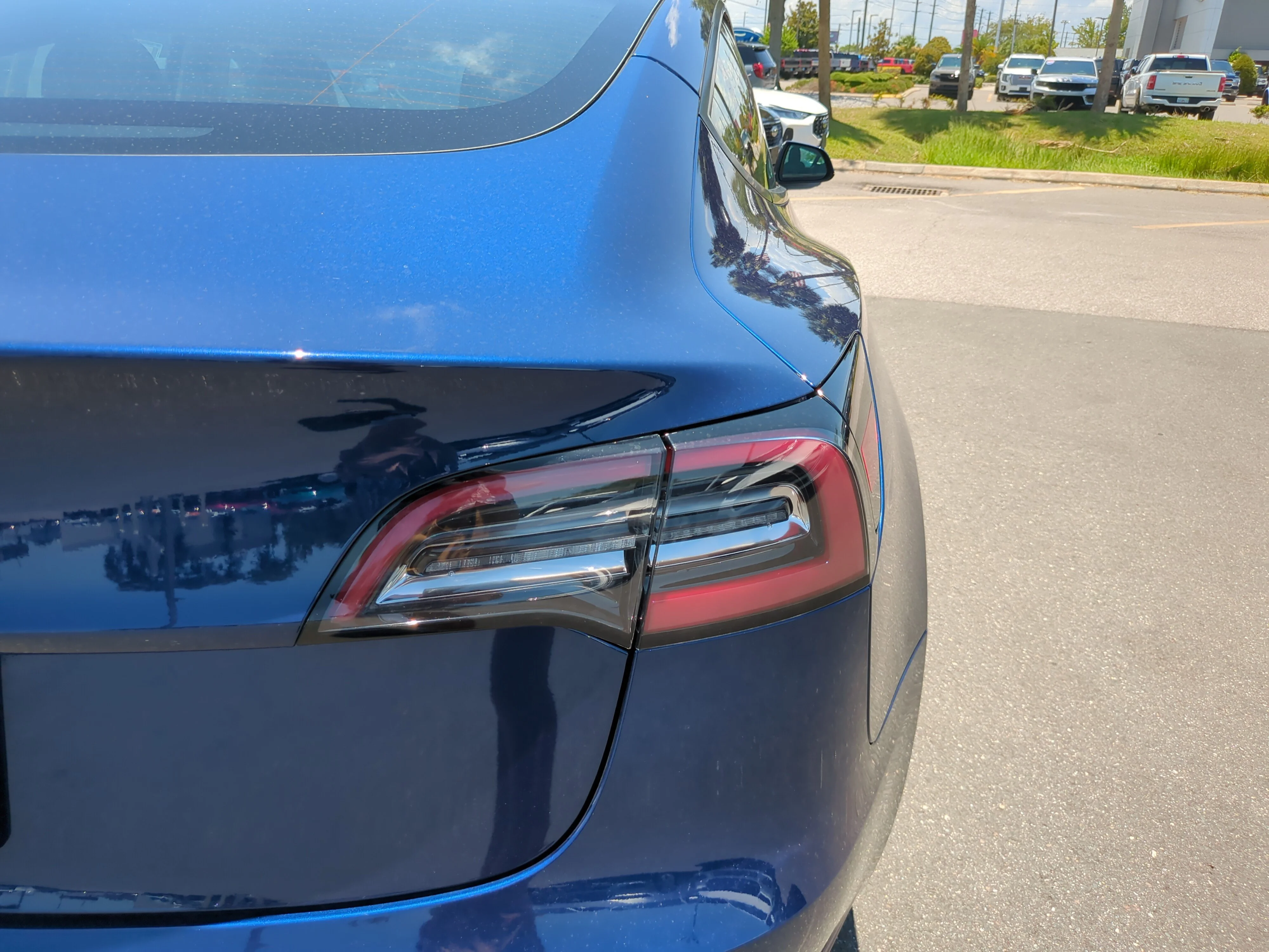 Used 2023 Deep Blue Metallic Tesla  image 13