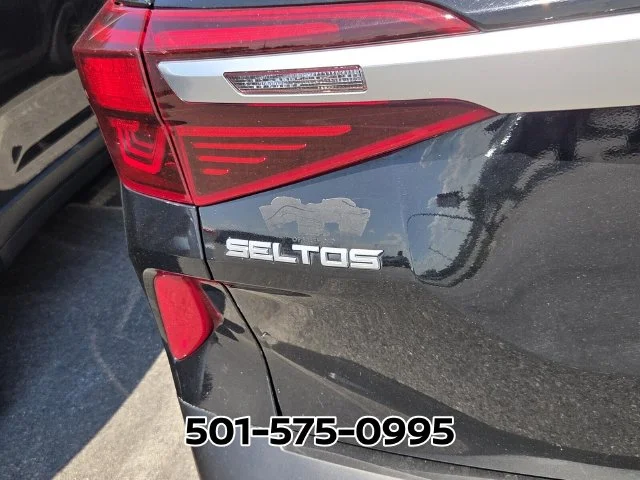 Used 2022 Black Kia EX image 11
