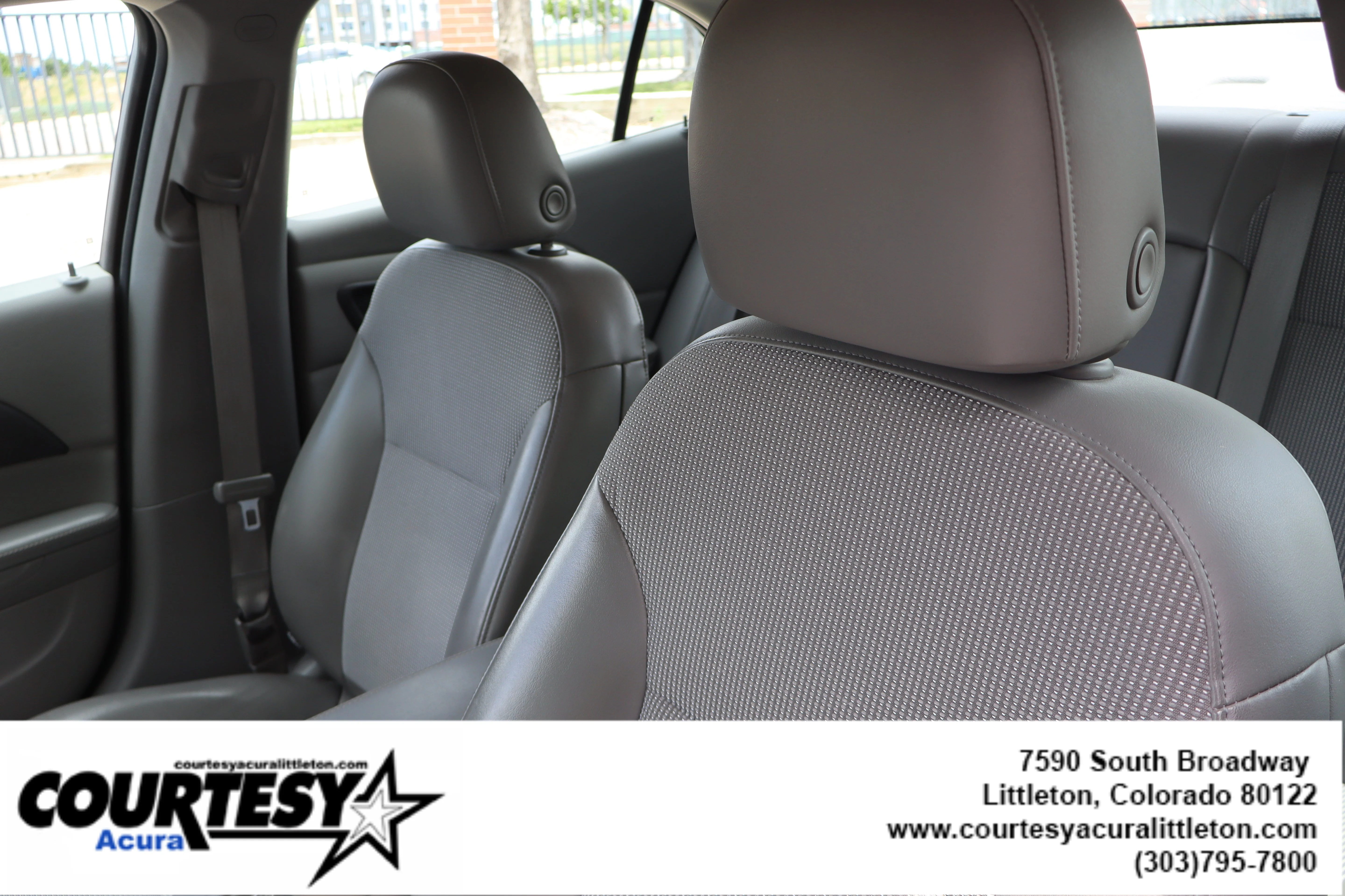 Used 2016 Silver Ice Metallic Chevrolet LT image 18