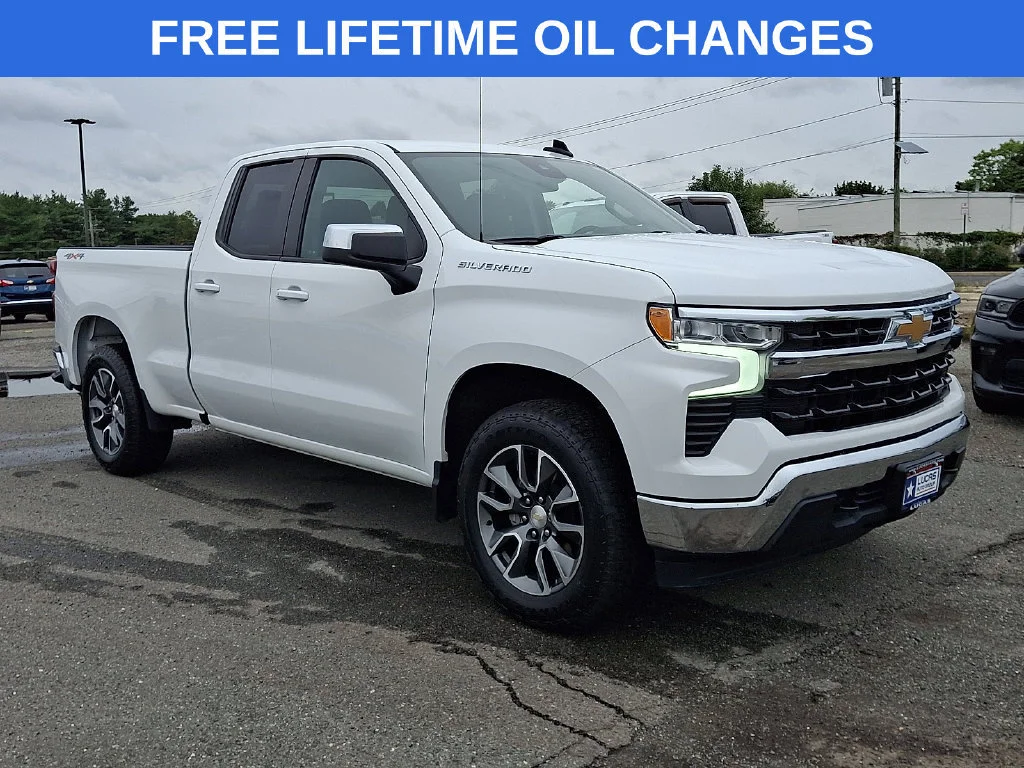 Used 2024 Summit White Chevrolet LT image 1