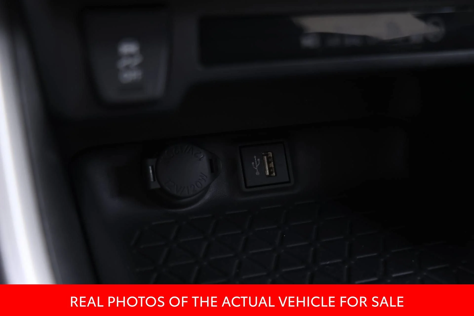 2023 Toyota RAV4 LE - Photo 6