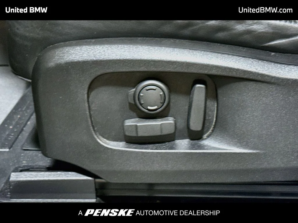 Used 2020 Fuji White Land Rover HSE image 11