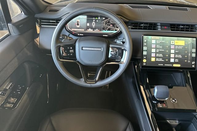 New 2026 Santorini Black Land Rover Dynamic SE image 13