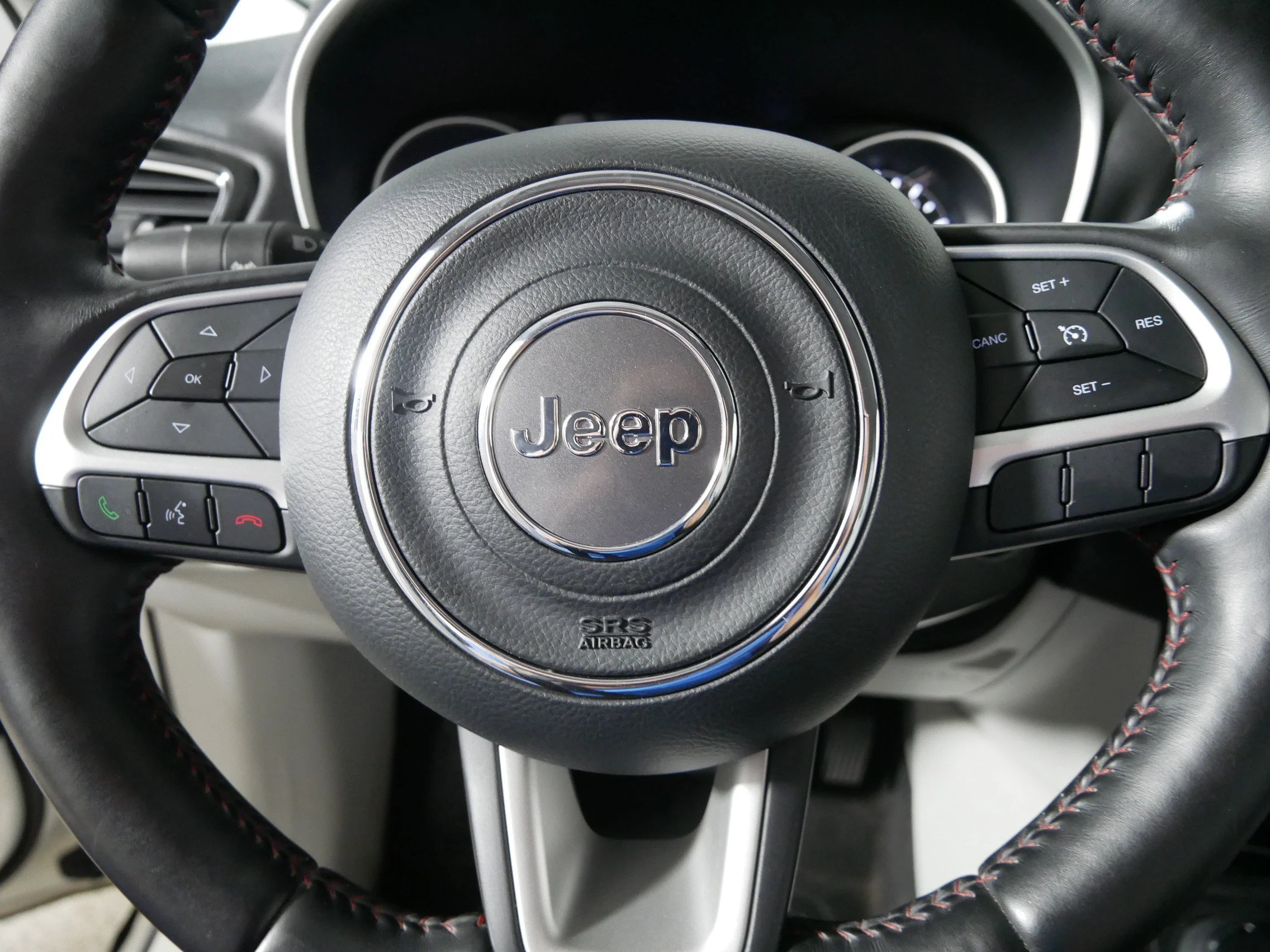 Used 2017 White Clearcoat Jeep Limited image 25