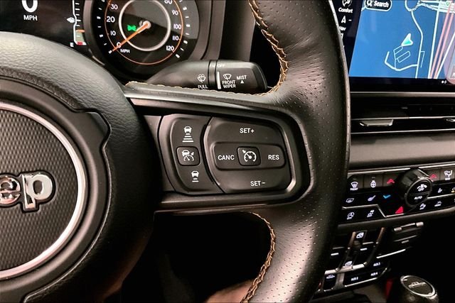 Used 2024 Black Clearcoat Jeep Mojave image 27