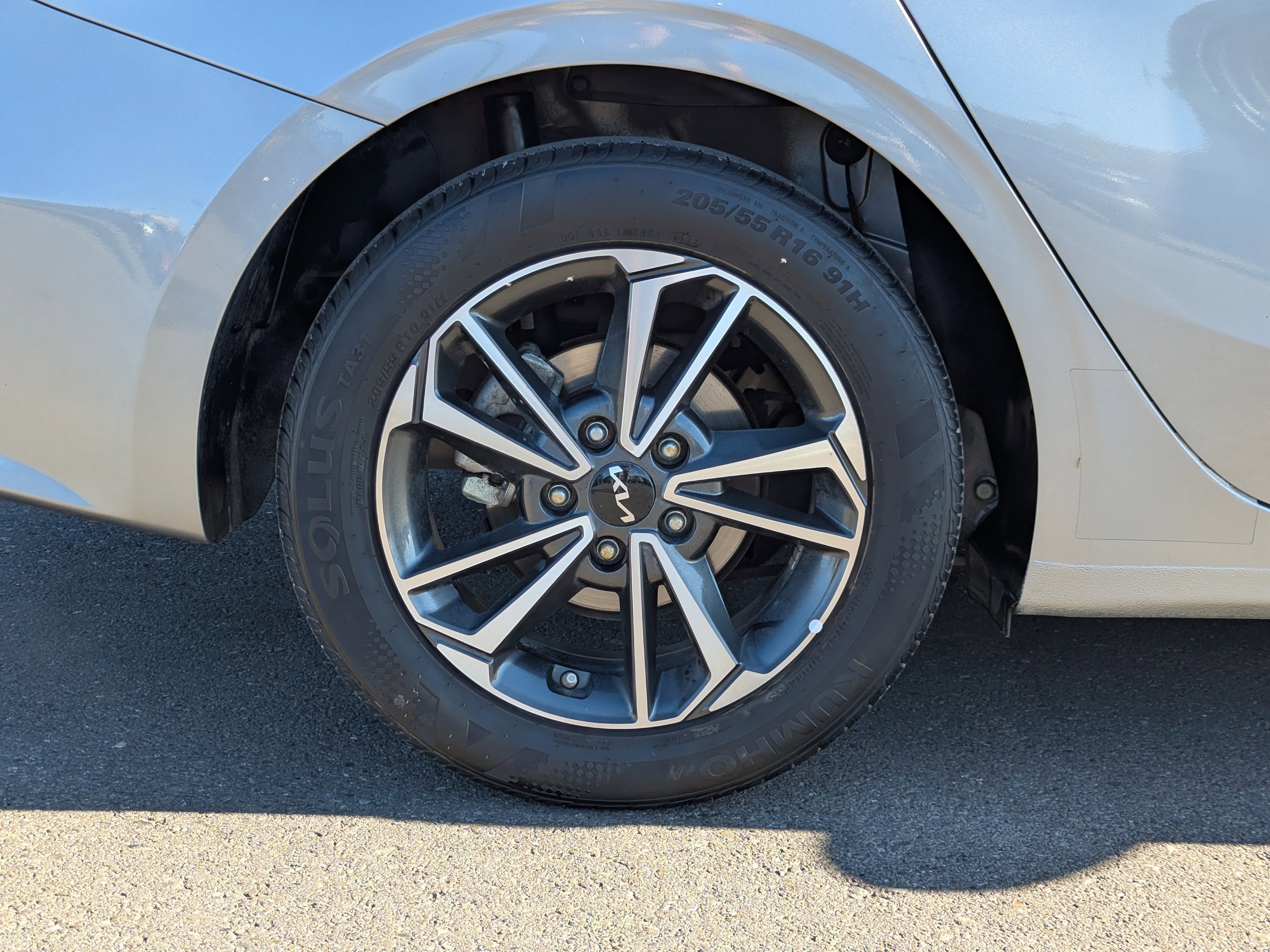 2023 Kia Forte LXS - Photo 43