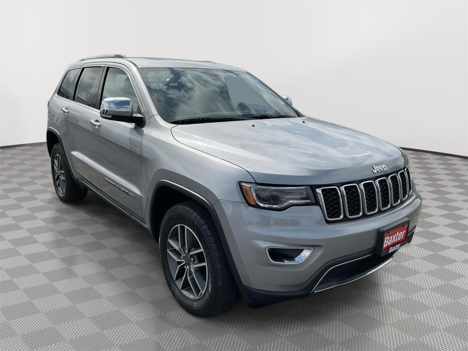 Used 2019 Billet Silver Metallic Clearcoat Jeep Limited image 1