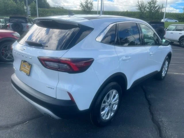 Certified Used 2023 Oxford White Ford Active image 5