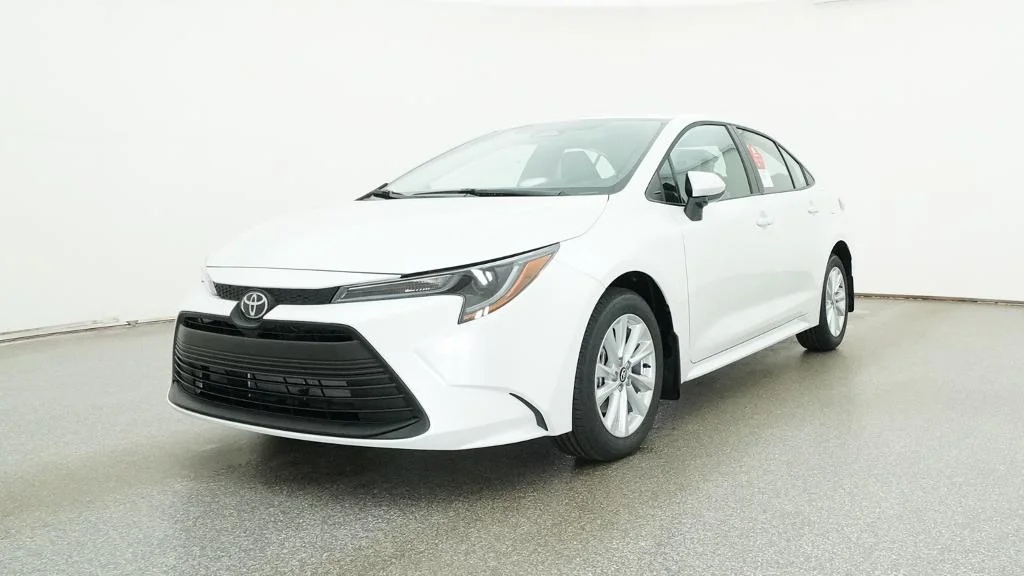 New 2027 Wind Chill Pearl Toyota LE image 19