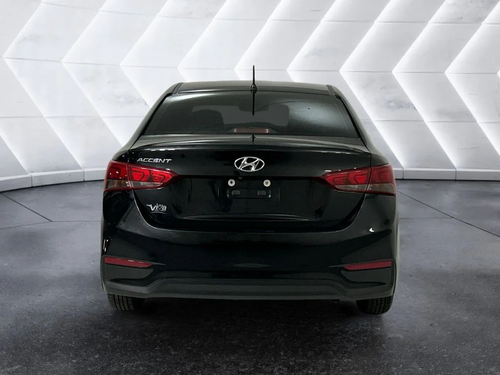 Used 2021 Black Hyundai SE image 5