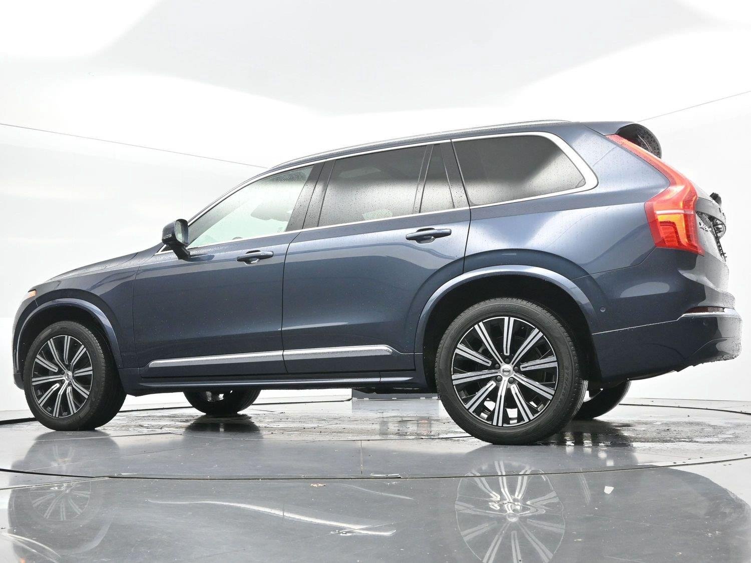 Used 2023 Denim Blue Metallic Volvo Plus image 47