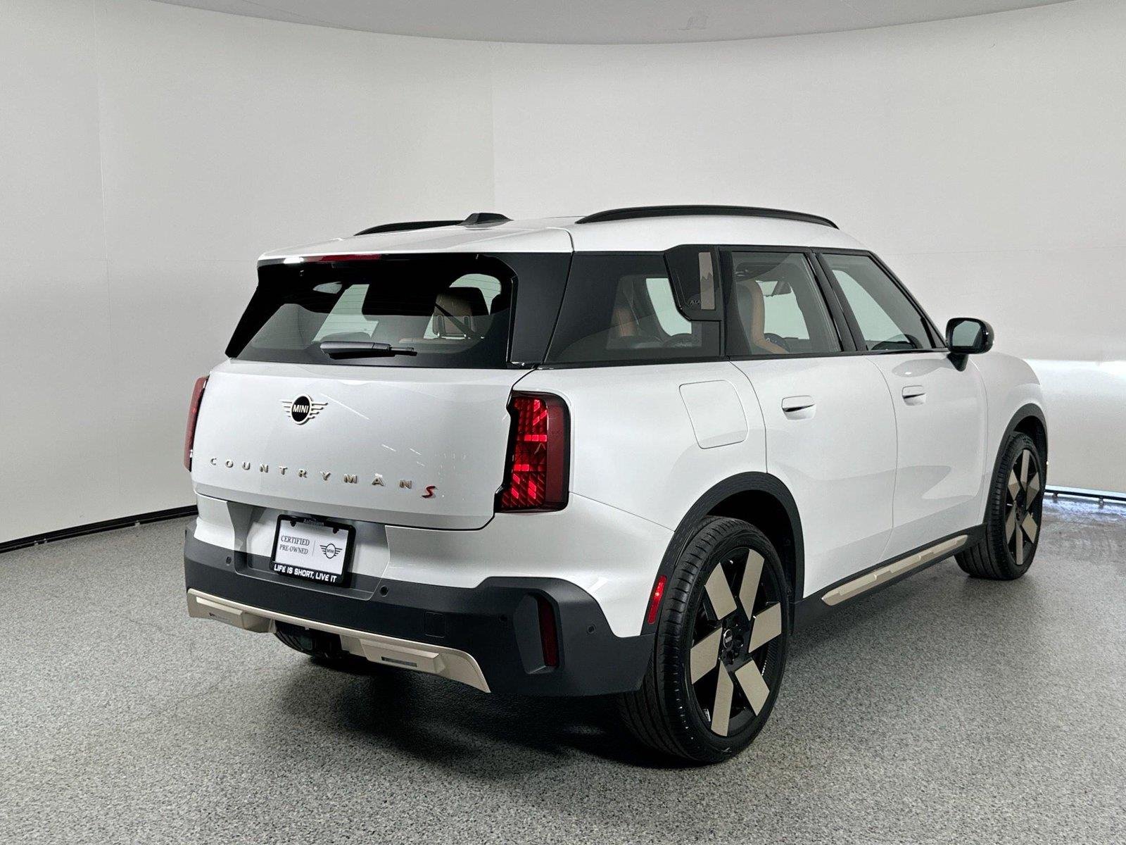 Used 2025 Nanuq White Metallic MINI S image 4