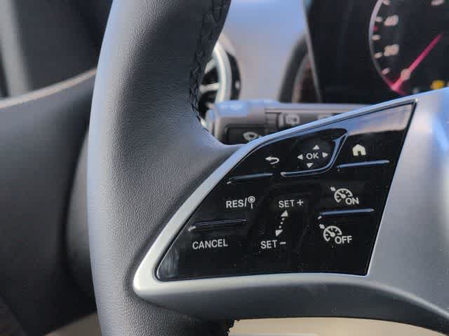 New 2026 Polar White Mercedes-Benz GLB 250 image 24