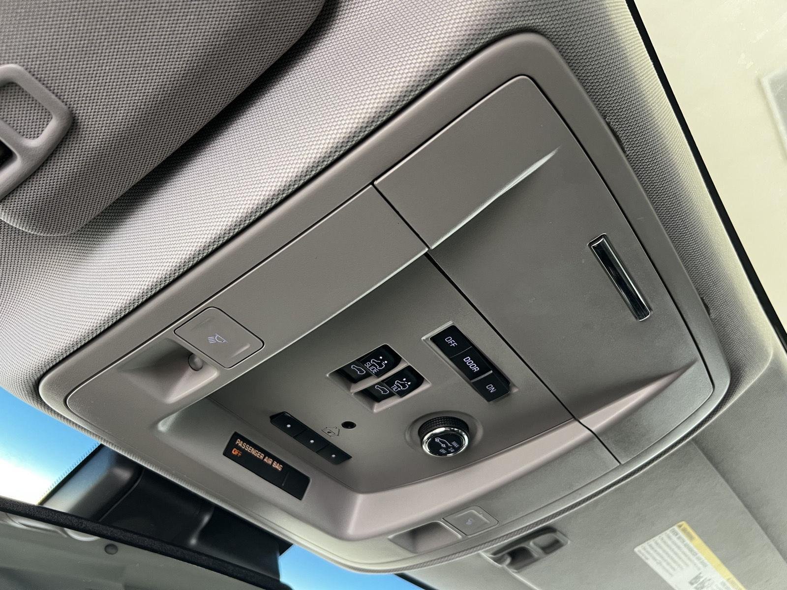 2015 Chevrolet Suburban LT - Photo 19