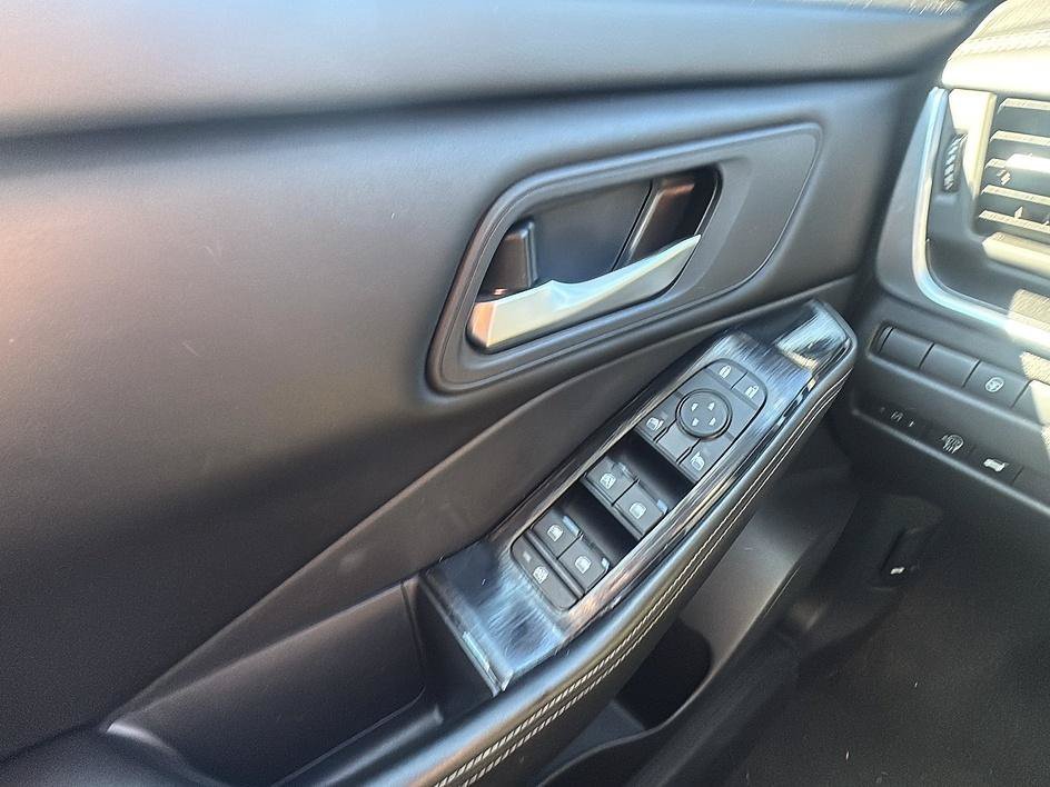 Used 2025 Gun Metallic Nissan SV image 15