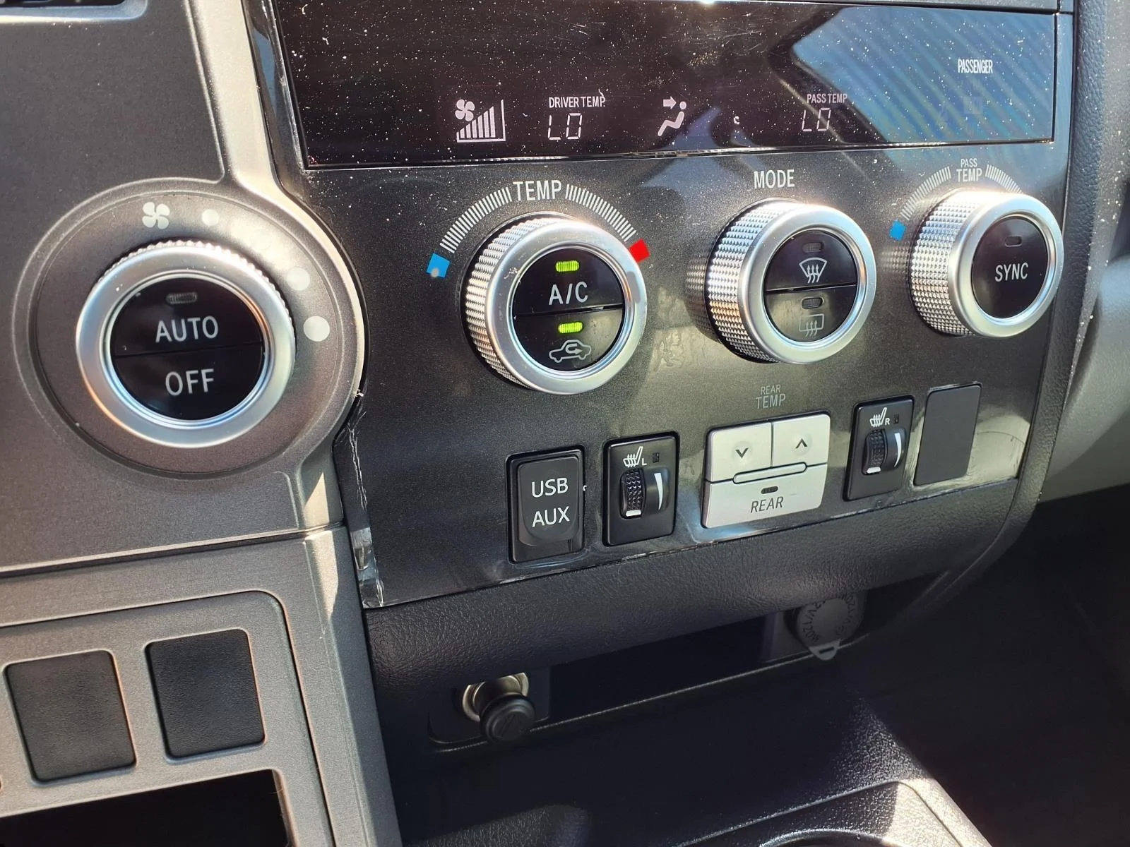 2016 Toyota Sequoia Limited - Photo 21