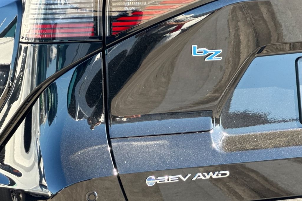 New 2026 Midnight Black Metallic Toyota  XLE image 7