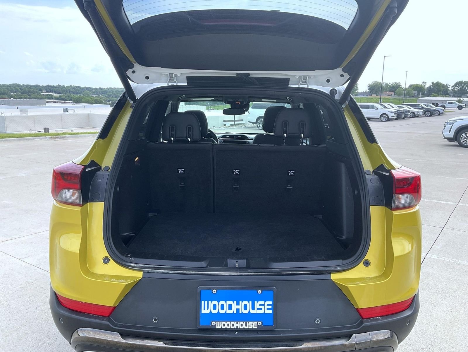 Used 2023 Yellow Chevrolet ACTIV image 9